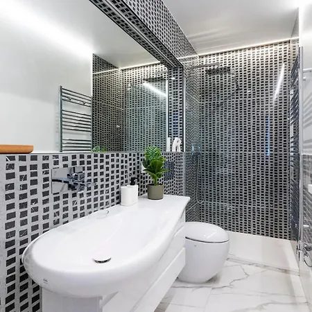 Apartment Renting - Bavastro - Luxurious Loft - 2 Bedroom - Ac - Balcony - Trendy Neighborhood *